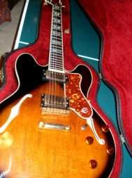 Epiphone Sheraton by Gibson 1980's Vintage Sunburst w-orig case body front.jpg